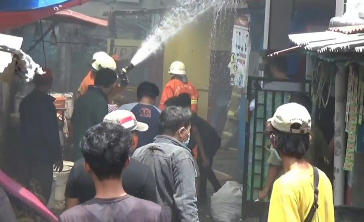 Permukiman Padat Penduduk di Kebon Bawang Kebakaran