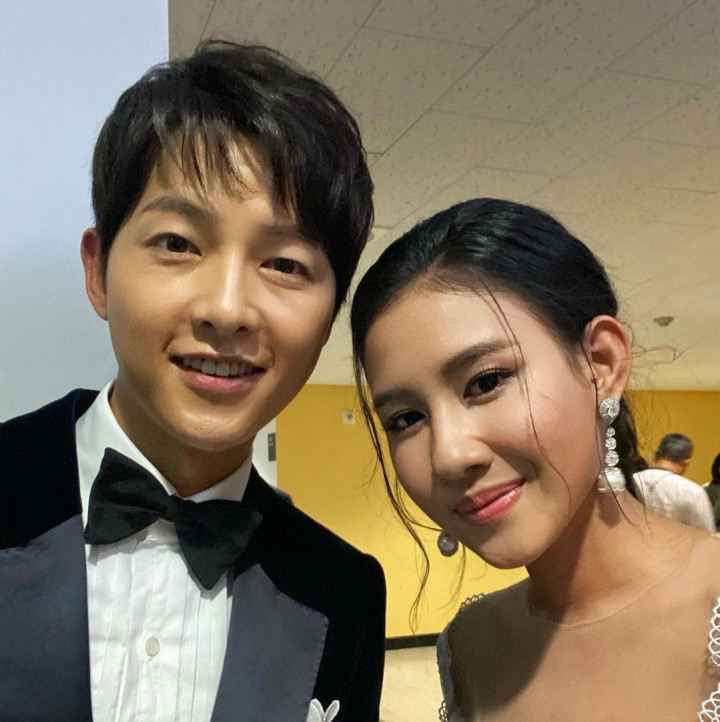 Shenina Cinnamon Foto Bareng Song Joong Ki, Rekan Artis Heboh