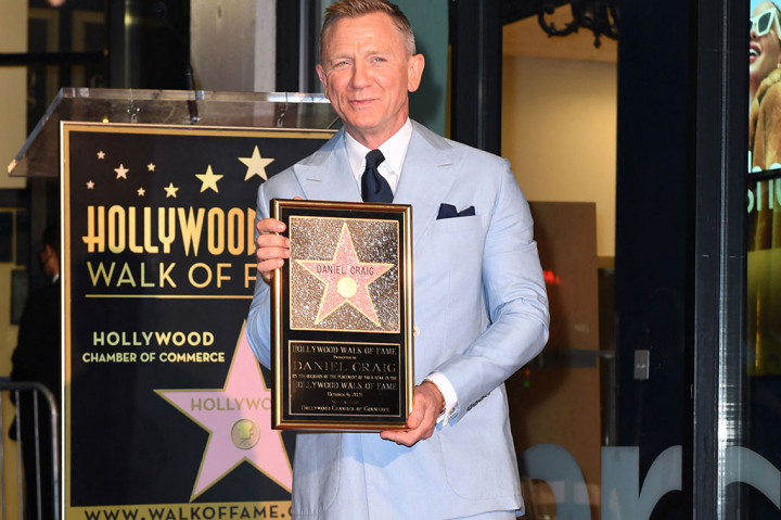 3 Foto Terpopuler: Daniel Craig Peroleh Bintang Hollywood Walk of Fame hingga Jokowi Tetapkan Komcad TNI