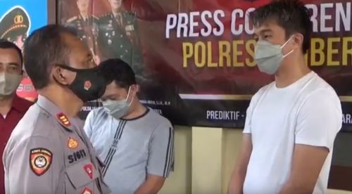 Oknum Honorer Gondol 378 Unit PC Tablet Milik Sekolah