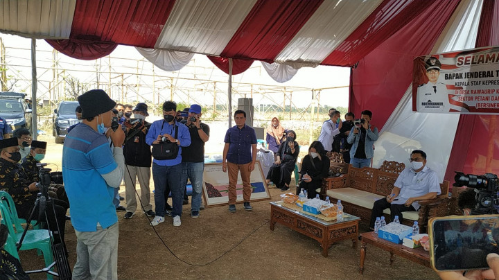 Petani Garam Cirebon Keluhkan Kebijakan Impor ke Moeldoko