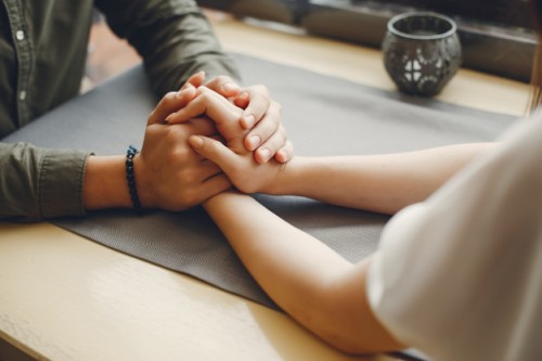 7 Tanda dia mencintai Anda sepenuh hati. Foto: Freepik