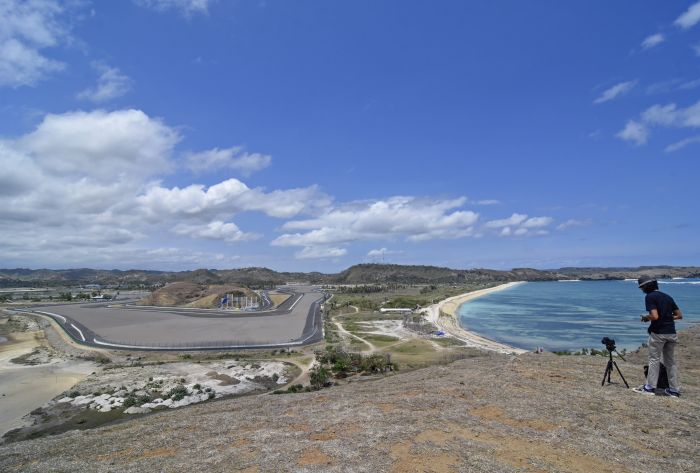 Intip Pemandangan Indah Tikungan 10 Sirkuit Mandalika, <i>Spot</i> Favorit <i>Nih</i>