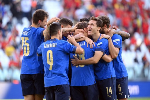 Selebrasi gol para penggawa timnas Italia. (Marco BERTORELLO / AFP)