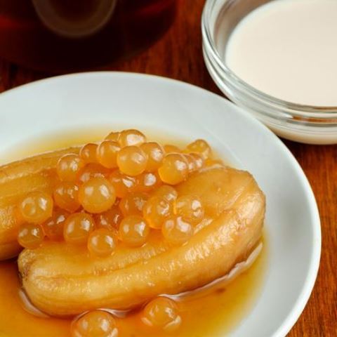 Ini cara membuat pisang rebus karamel dengan tambahan boba. (Foto: Dok. Endeus TV)