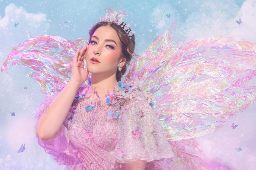 Seperti peri, Tasya Farasya tampil sangat anggun dan cantik untuk brand produk kecantikannya Mother of Pearl. (Foto: Dok. Instagram/@mop.beauty)