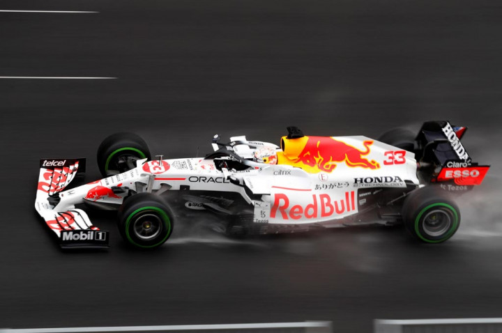 Duo Red Bull Livery Khusus Dengan Trik Cemerlang