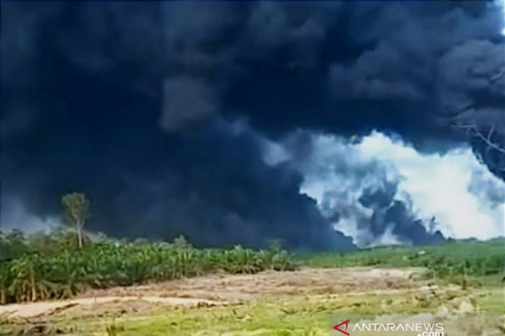 Sumur Minyak Ilegal di Sumsel Meledak