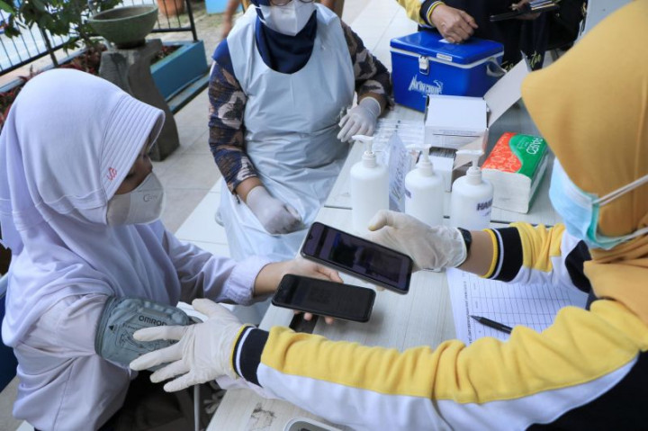 Vaksinasi Dosis Pertama di Kota Tangerang Tembus 85,2%