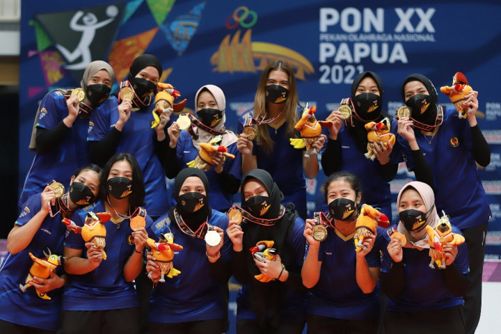 Tak Terkalahkan Sepanjang Turnamen, Jabar Raih Emas Voli Indoor