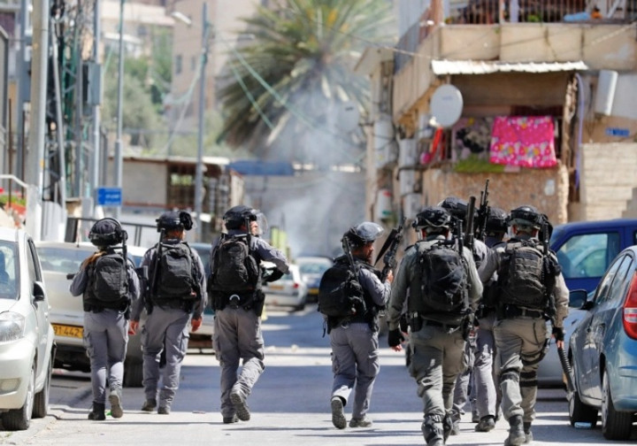 Warga Palestina Diserang Tentara Israel saat Penangkapan