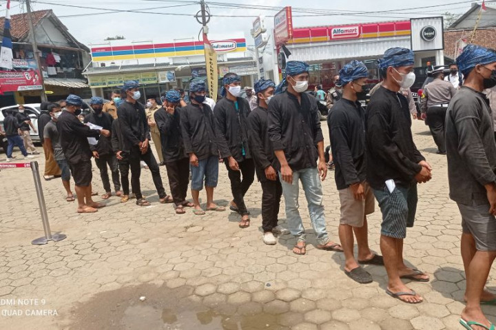 Ratusan Warga Badui Jalani Vaksinasi Covid-19