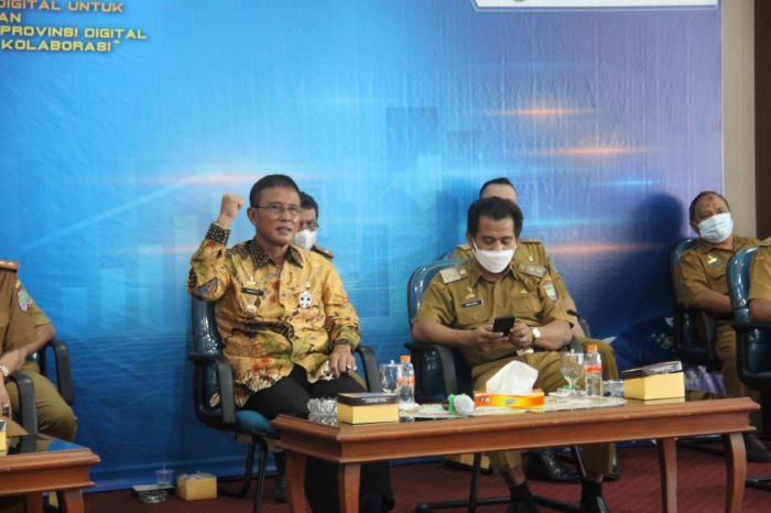 Atlet Peraih Emas PON XX Asal Ciamis Pulang Pakai Bus