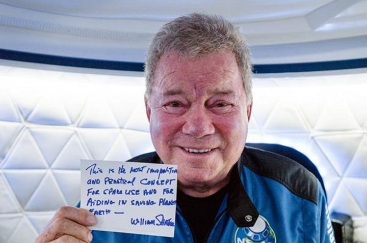 Blue Origin Kirim William Shatner dan Kru ke Ruang Angkasa
