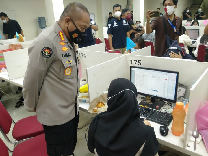 Begini Cara Pinjol Ilegal Tagih Utang, Mengancam Hingga Sebar Gambar Porno