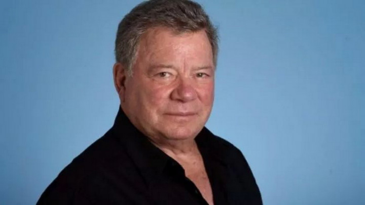 Bintang Star Trek William Shatner Sah Jadi Orang Tertua Terbang ke Luar Angkasa