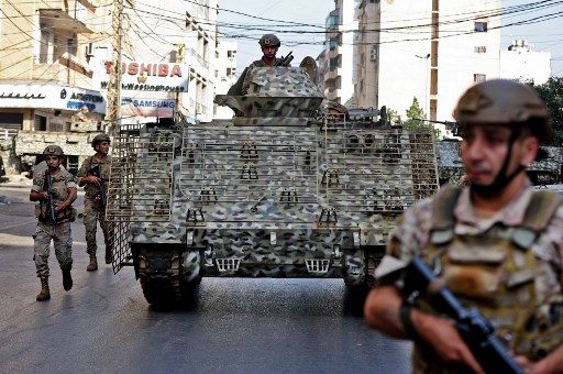 Lebanon Memanas, Tank-tank Militer Dikerahkan ke Beirut