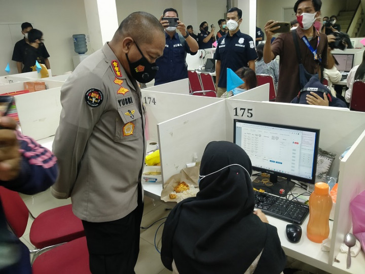 Berita Populer Daerah: Kantor Pinjol Ilegal Digerebek Hingga 2 Warga Tewas Diterkam Harimau