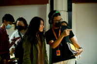 Nia Dinata Hadirkan Film A World Without Tayang Di Netflix<script async src=
