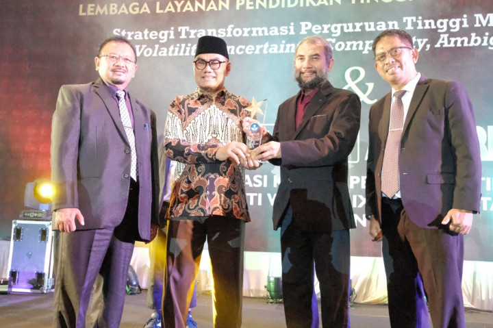 UMI Kampus Berkinerja Terbaik 2021, Sabet 8 Penghargaan LLDikti Award