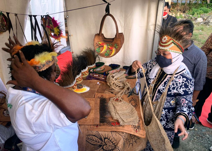 Bangkitkan Kesejahteraan Papua, Kemenaker Beri Bantuan Kelompok Usaha