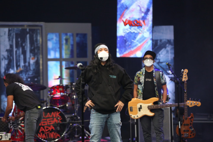 Tinggalkan Profesi Pramugari demi Rawat ODGJ, Pratiwi Noviyanthi Buat Slank Kagum