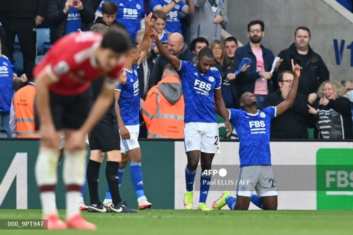 The Foxes Terkam The Red Devils