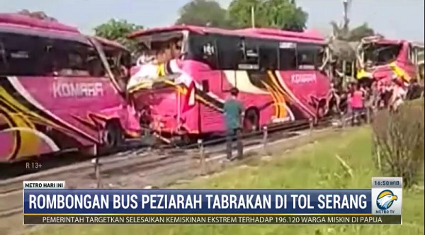 Rombongan Bus Peziarah Tabrakan Beruntun di Serang, 1 Tewas