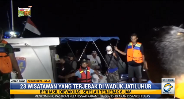 Duh, Gara-gara Eceng Gondok 23 Wisatawan Terjebak di Waduk Jatiluhur