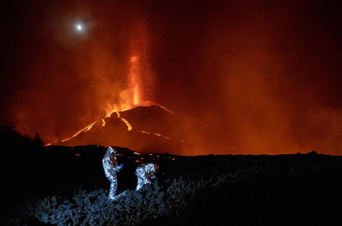 1 Bulan Berlalu, Gunung Cumbre Vieja Terus Muntahkan Lava