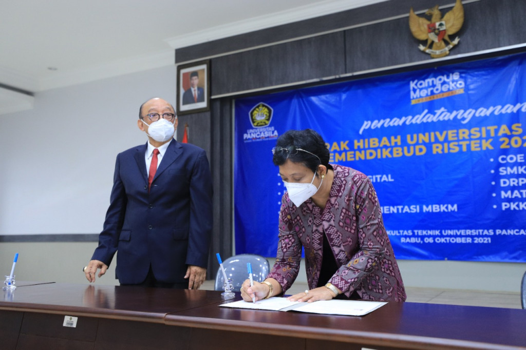 Penandatanganan kontrak bantuan hibah Kemendikbudristek kepada Universitas Pancasila (Ist)