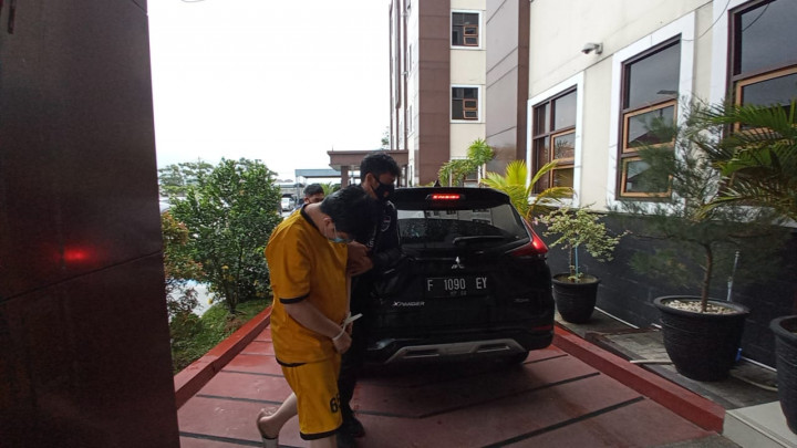 Berita Populer Daerah: Pimpinan Pinjol Ilegal Ditangkap Hingga Belasan Siswa di Bandung Positif Covid-19