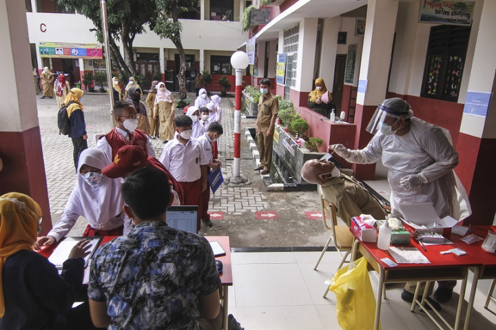 Siswa Terpapar Covid-19, PTM di Depok Disetop Sepekan