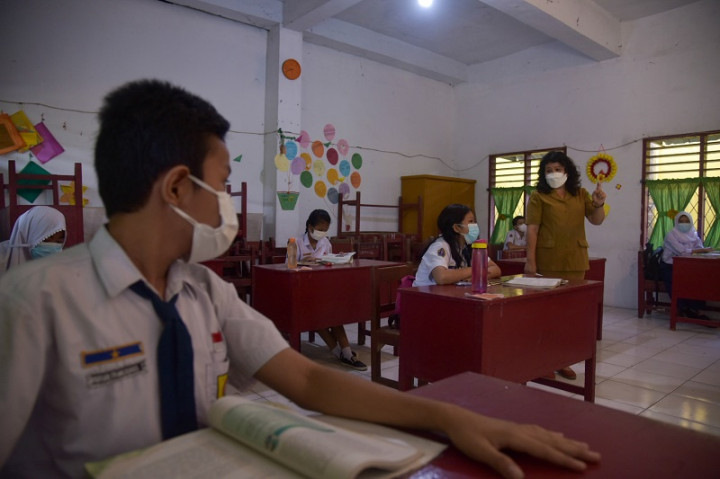 Belasan Siswa di Kota Bandung Terpapar Covid-19