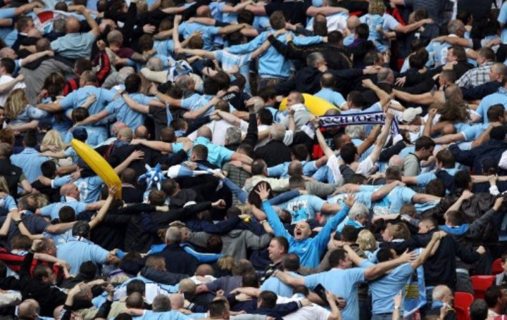 Ngeri! Usai Nonton Man City, Pria Tua Ini Diserang Fan Club Brugge Hingga Sekarat