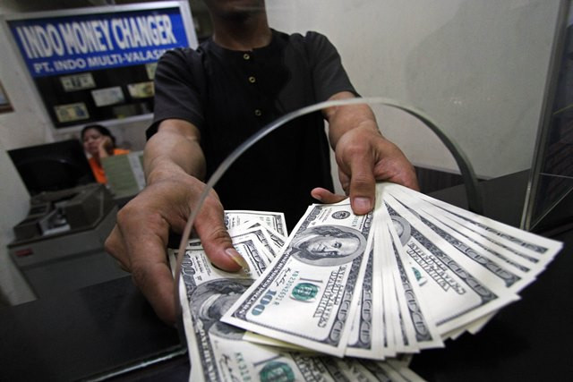 Dolar AS Merosot, Bitcoin Cetak Rekor