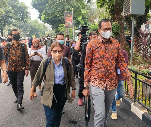 Haris Azhar-Fatia Maulidiyanti Penuhi Undangan Mediasi dengan Luhut