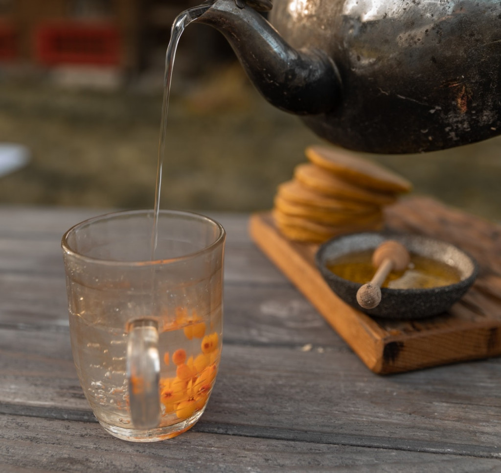 7 manfaat minum air hangat untuk kesehatan (Foto: Pexels)
