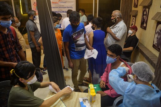 Suntik 1 Miliar Vaksin Covid-19, India Heboh Buat Perayaan