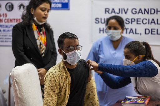 Populer Internasional: 1 Miliar Vaksinasi Covid-19 India Hingga Pedang Ksatria Perang Salib