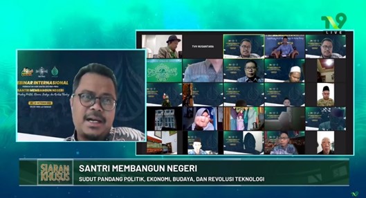 Sumanto Al-Qurtubi Dosen King Fahd University of Petroleum dan Minerals Dhahran, Saudi Arabia saat jadi pembicara Webinar Internasioanal Peringatan Hari Santri 2021 RMI PBNU Seri ke-2, dengan tajuk ‘Santri Membangun Negeri: Sudut Pandang Politik, Ekonomi,