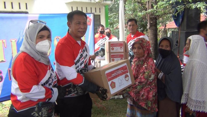 Bantu Masyarakat Hadapi Pandemi Covid-19, Puspom TNI Gelar Bakti Sosial