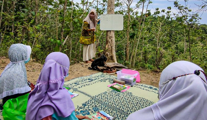 Perjuangan Pegawai Kontrak Pemkab Kulon Progo Cerdaskan Anak Desa dengan Les Gratis