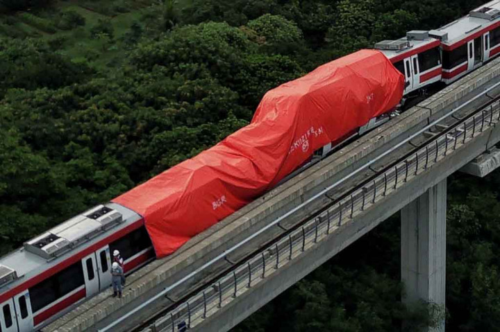 Penampakan Kereta LRT Jabodetabek yang Bertabrakan di Cibubur