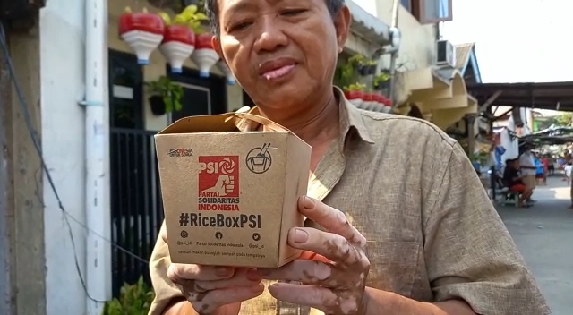 23 Warga Koja Keracunan Nasi Boks Berlogo PSI