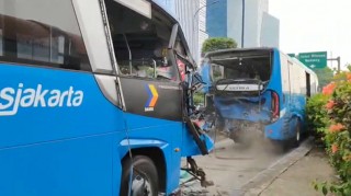 Korban Tabrakan TransJakarta Dijamin Hingga Pulih