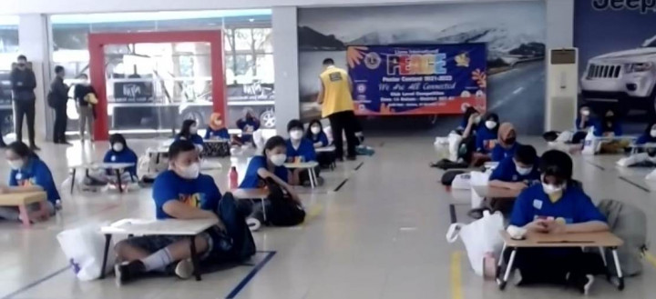 223 Anak Ikut Lomba Lukis Poster Perdamaian