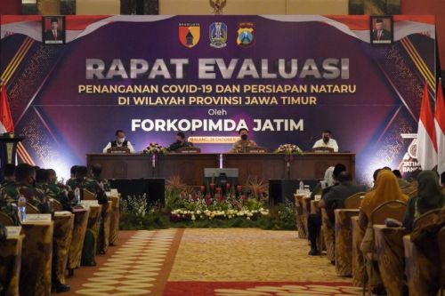 Capaian Vaksinasi Lansia Rendah, Jatim Bertahan di PPKM Level 3
