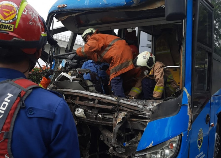 Keluarga Sopir Bus TransJakarta Tolak Autopsi