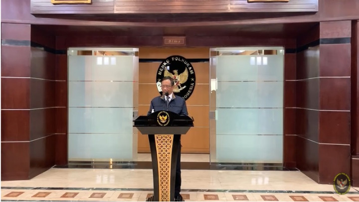 Mahfud Sebut Tes PCR untuk Syarat Penerbangan Diputuskan Melalui Sidang Kabinet